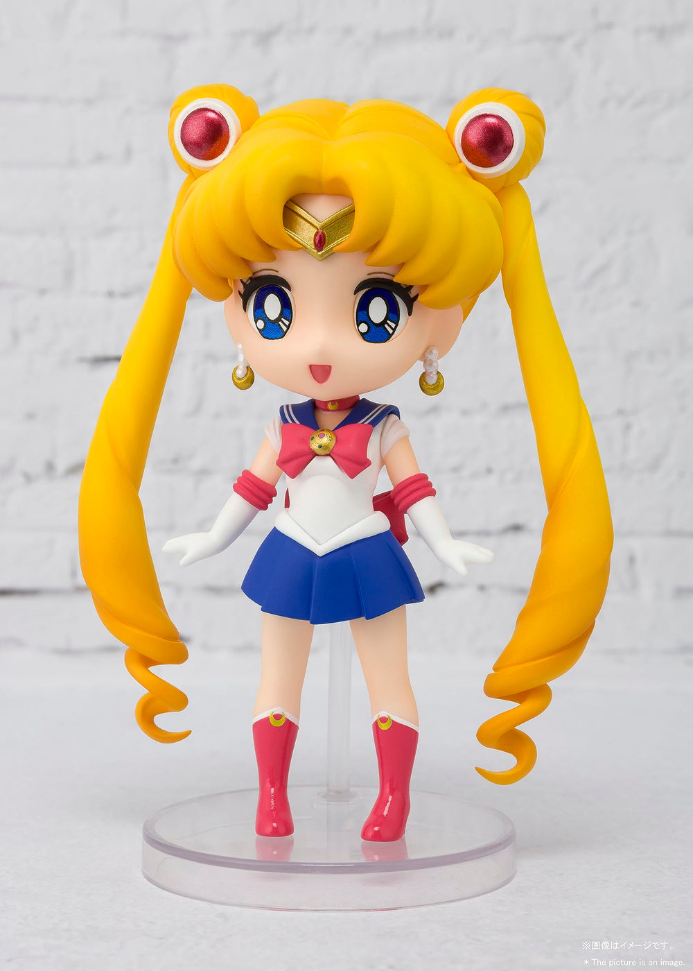 Compact 3.5 inch figure with poseability for Sailor Moon scenes