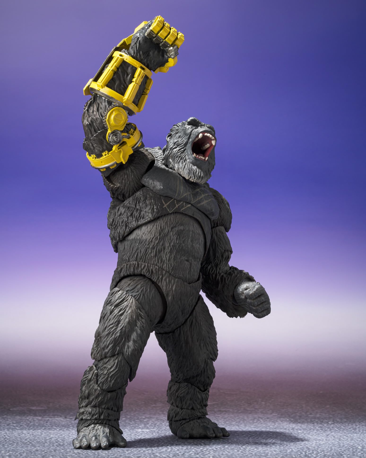 Optional head for Skar King enables expressive display angles.