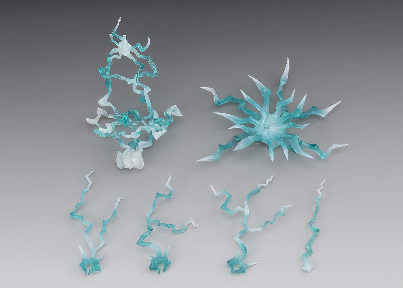 TAMASHII NATIONS Thunder Green Ver set for stage-ready thunder scenes.