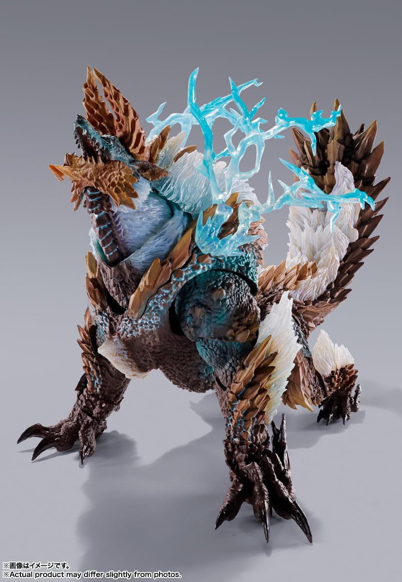 TAMASHII NATIONS Zinogre detailed head and claws for accurate Monster Hunter aesthetics.