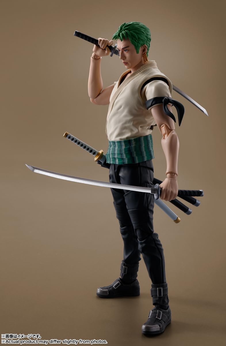 Tamashii Nations Zoro S.H.Figuarts interchangeable hands and hilts for posing.
