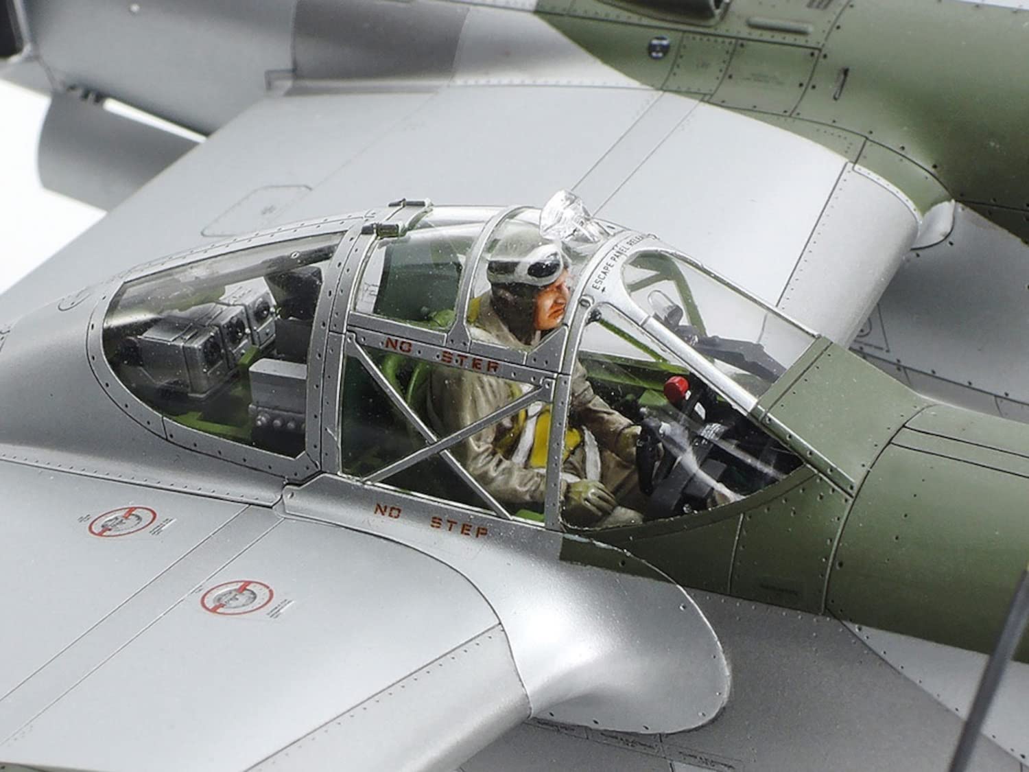 TAMIYA P-38J Lightning engine detail for realism.