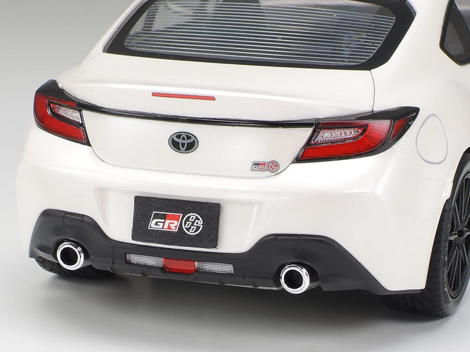 TAMIYA Toyota GR86 1:24 side profile highlighting sleek geometry