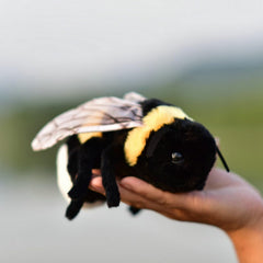 TammyFlyFly soft bee plush 17cm, cozy companion for kids' bedtime.