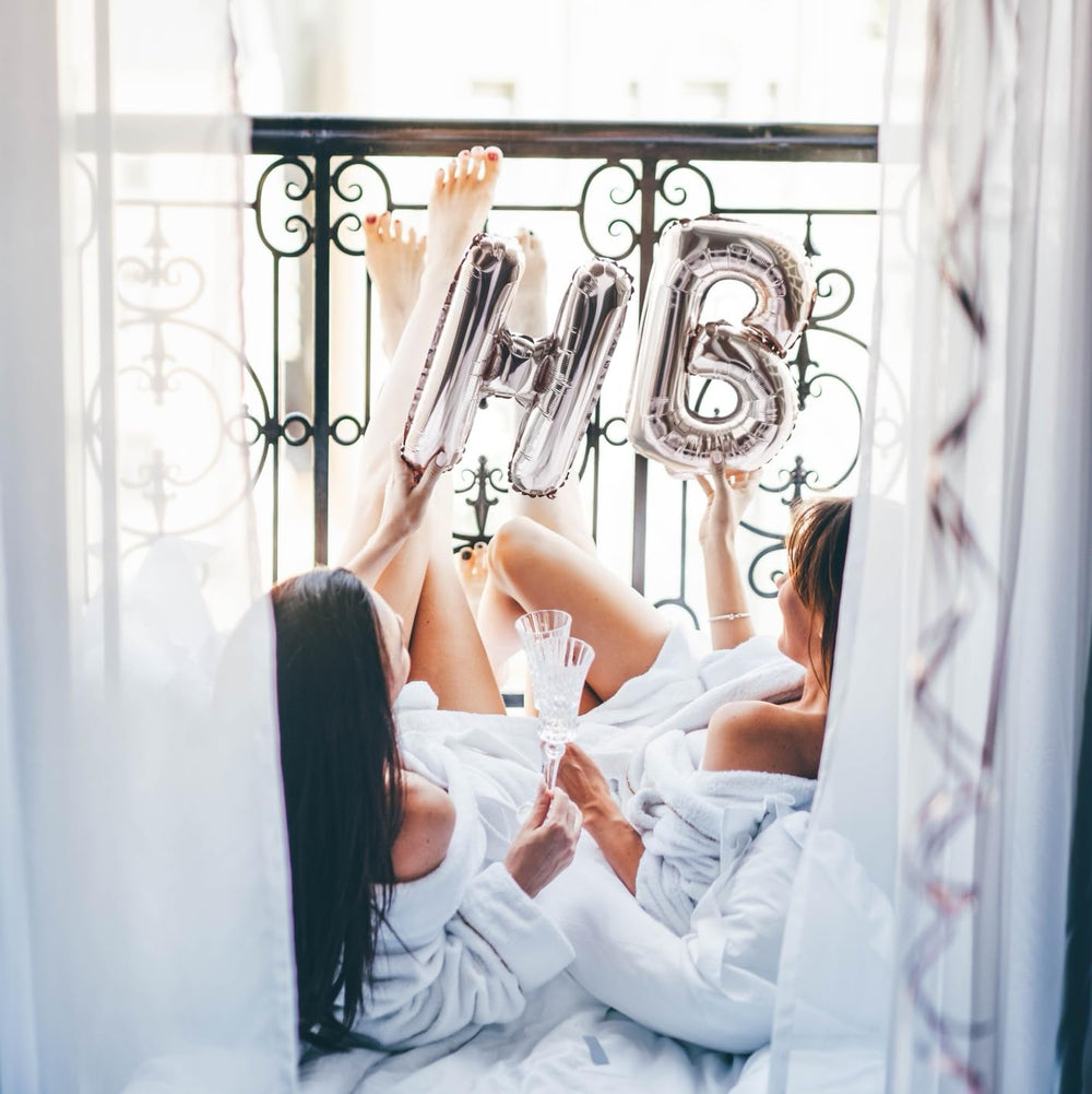 TangTuan ampersand symbol balloon adds a stylish focal point to phrases.