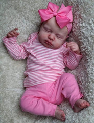 Brand-ready outfit for 18-20 inch dolls, versatile for seasonal dress-up.