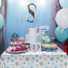 Tatuo waterproof and stain-resistant tablecloth ideal for spills.