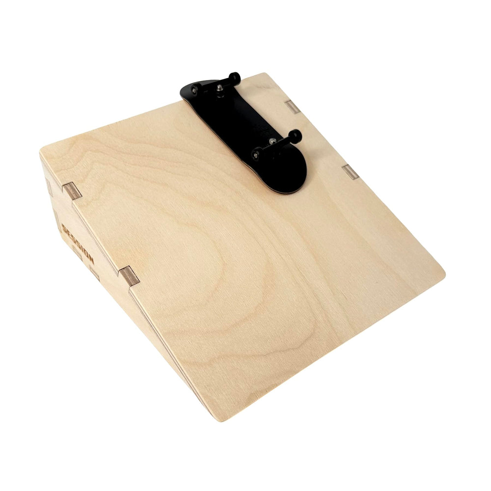 Teak Tuning compact modular ramp ready for versatile setups.