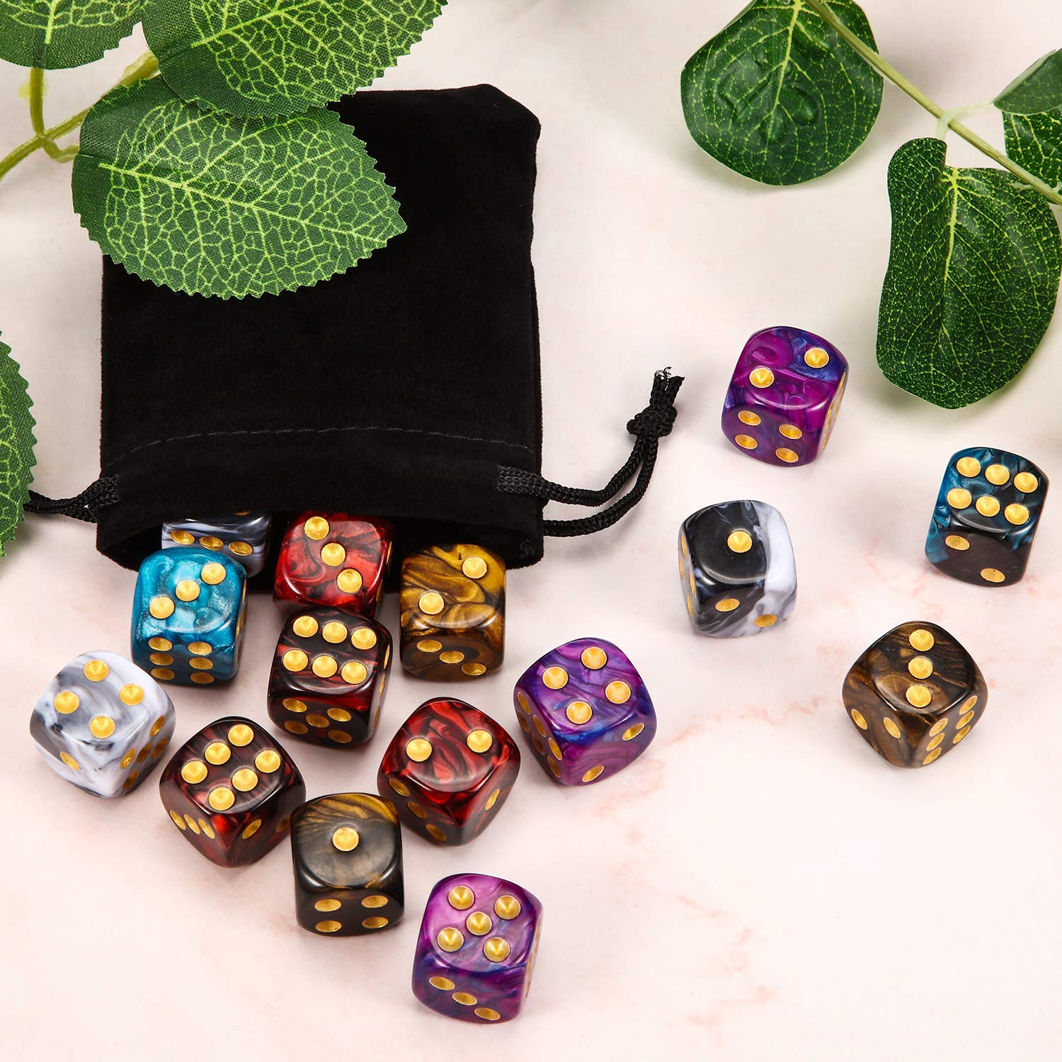 TecUnite dice set includes a black pouch for organized storage.