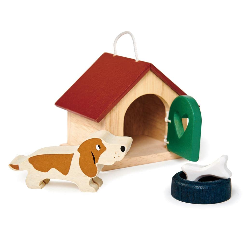 Tender Leaf Toys kennel carry handle enables easy on-the-go storytelling.