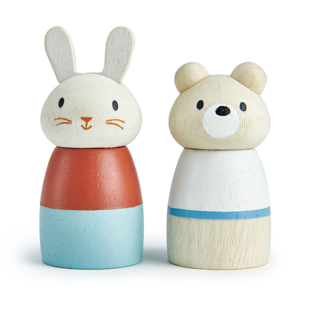 Tender Leaf Sailaway Boat figures close-up features friendly animal characters for role-play
