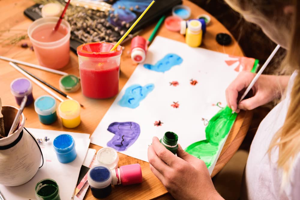 The Mega Deals classroom-friendly paint set supports group art projects in classrooms.