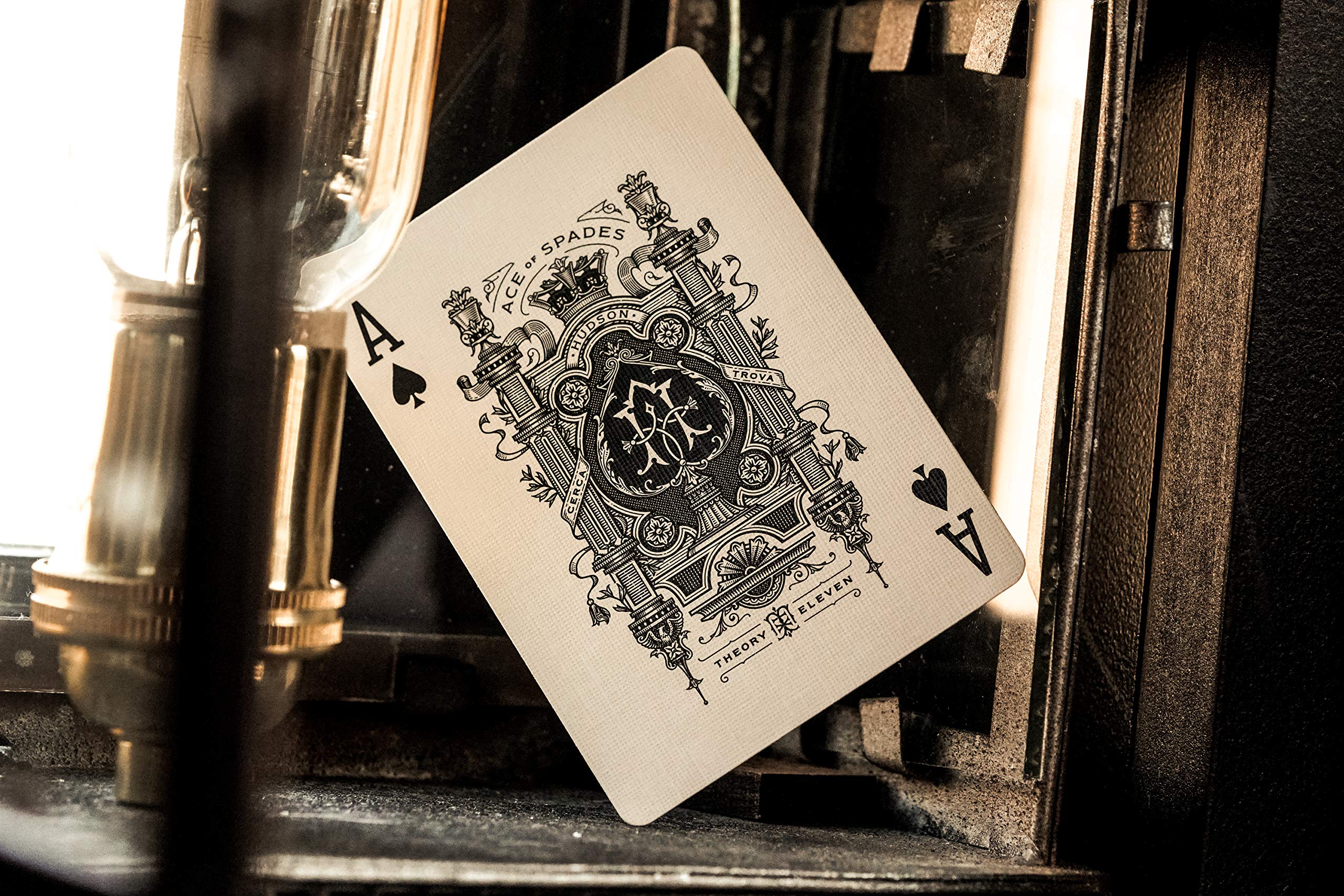 Theory11 Hudson FSC-certified stock supports sustainable, high-quality card material.