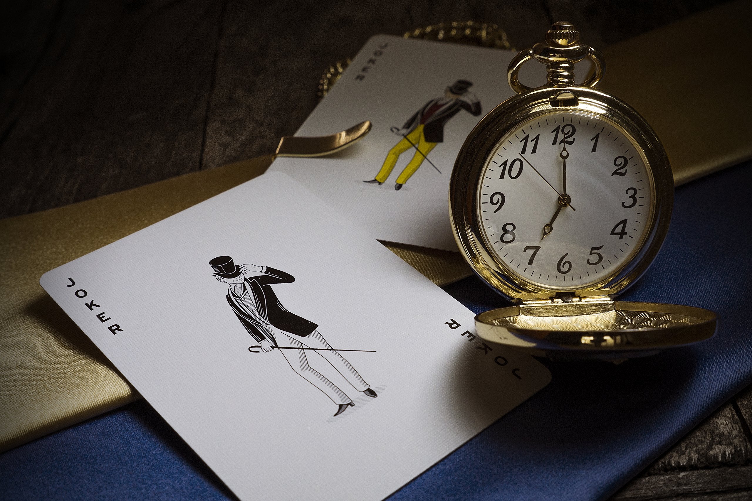 Theory11 Tycoon Blue uses USA-made FSC-certified paper with vegetable inks for eco-friendly production.