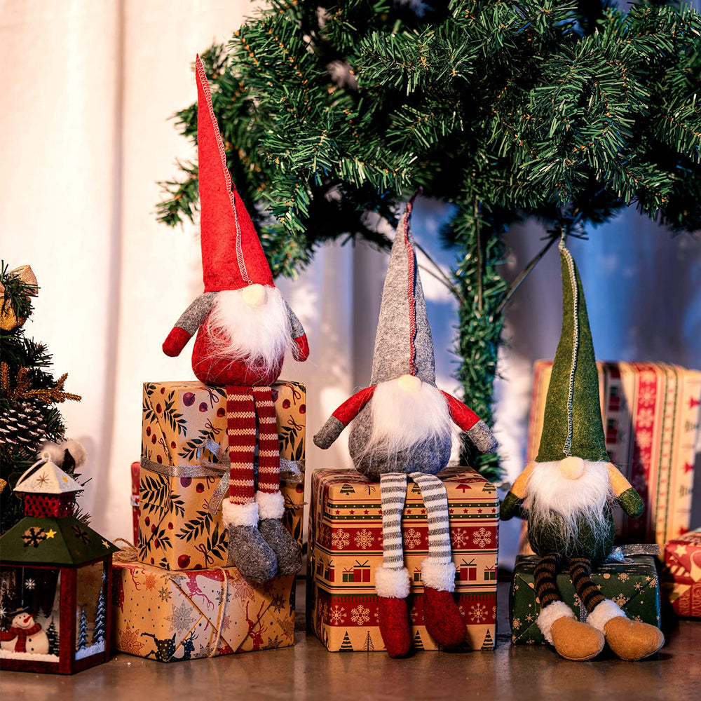 Threan felt pieces and stuffing create charming accents