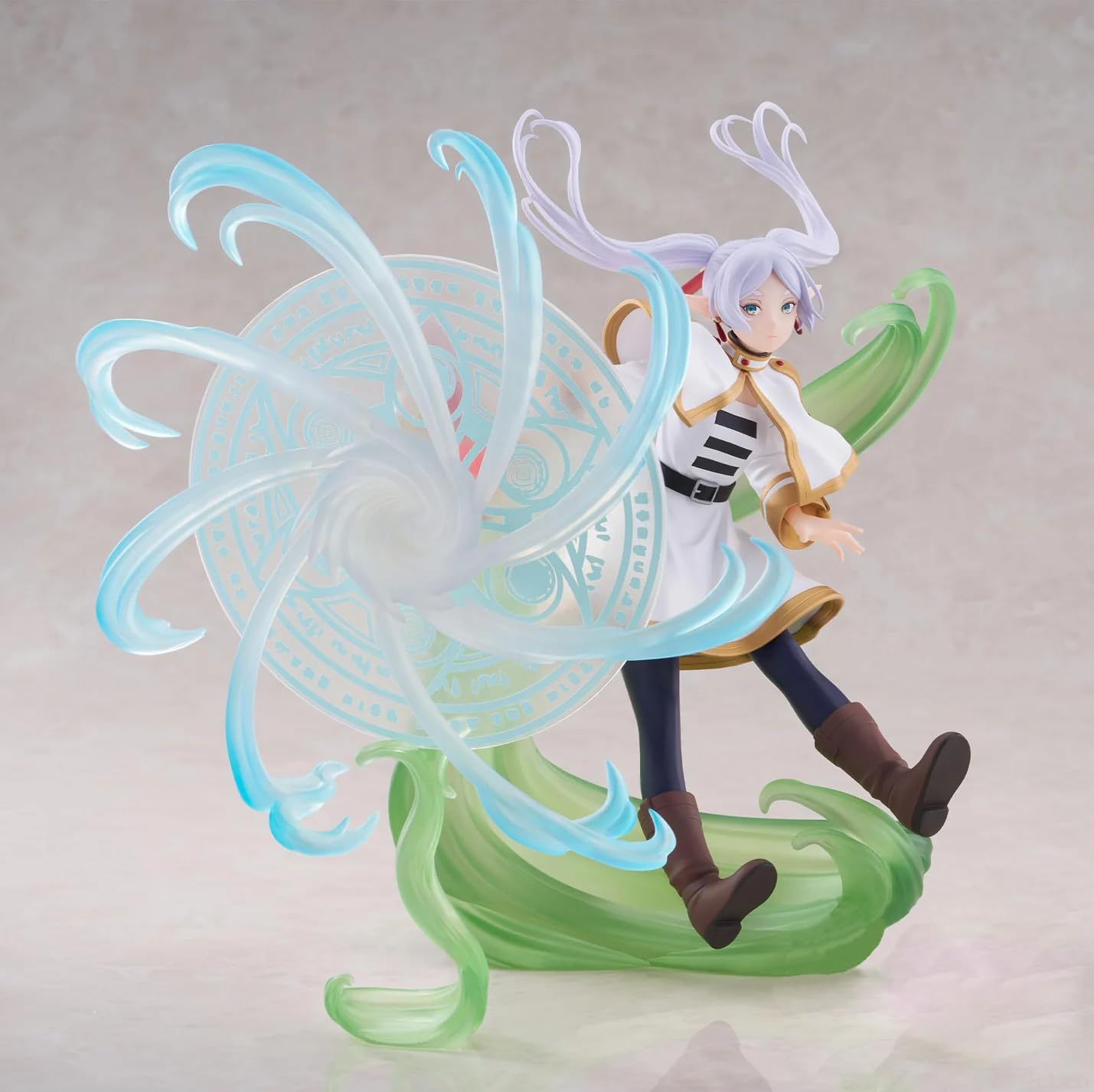 Thunder Tech Frieren FIGURIZMα robe texture highlights premium craftsmanship and color depth.