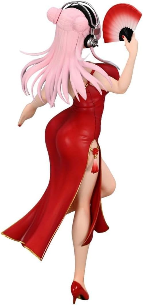 Thunder Tech Trio-Try-I-T figure with base stand supports display stability.
