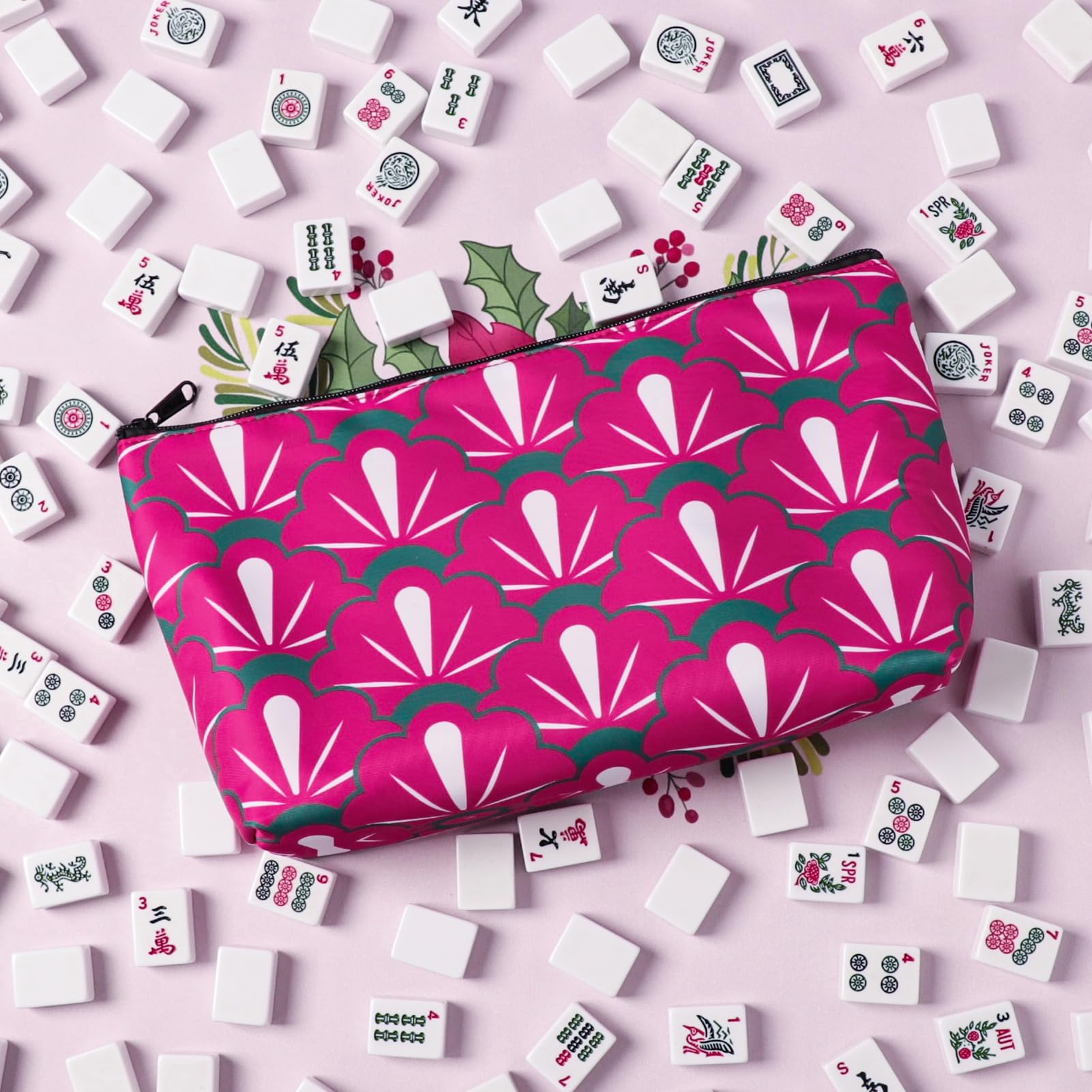 TIASUSAN tile storage bag keeps mahjong pieces organized.