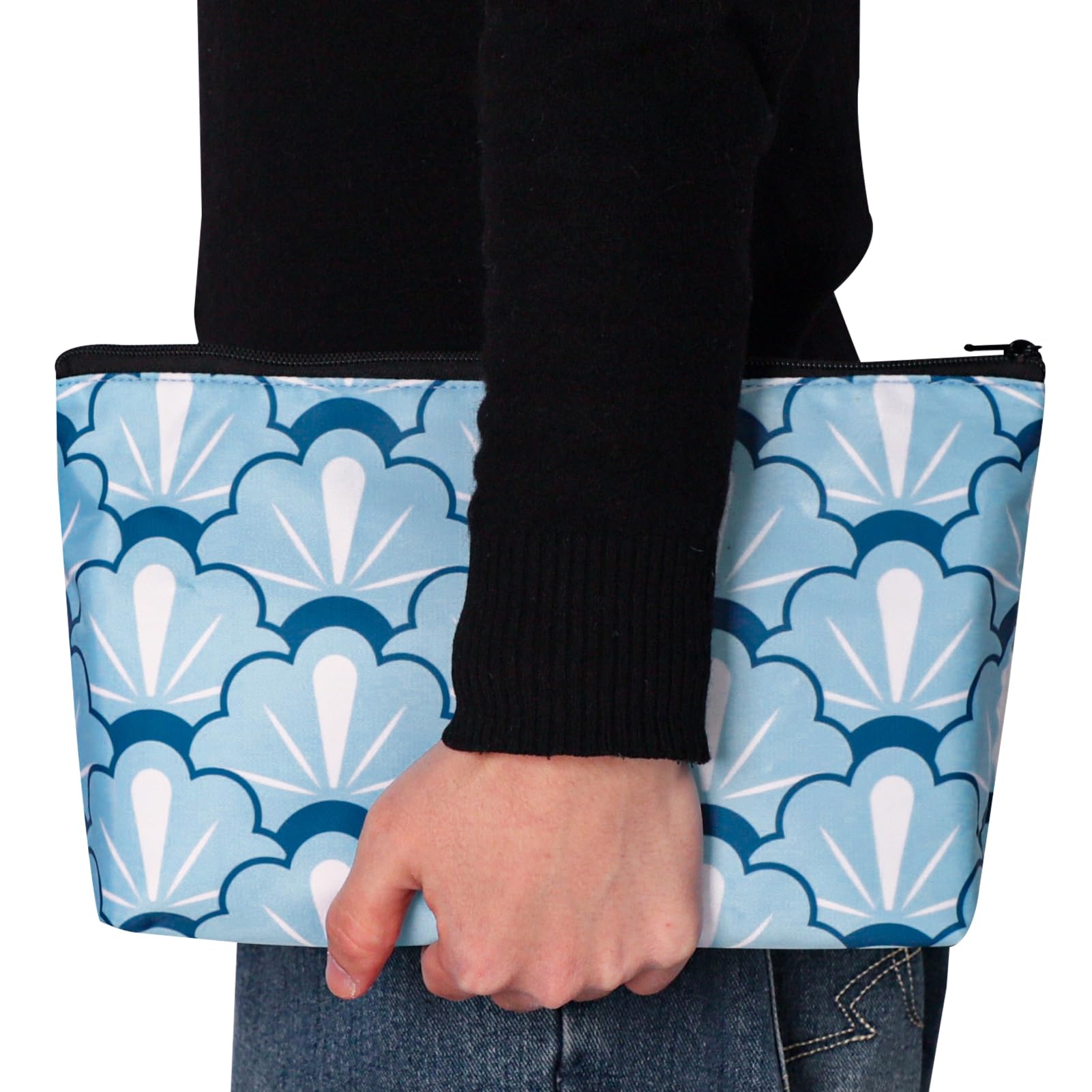 TIASUSAN sturdy zipper and durable fabric for travel.