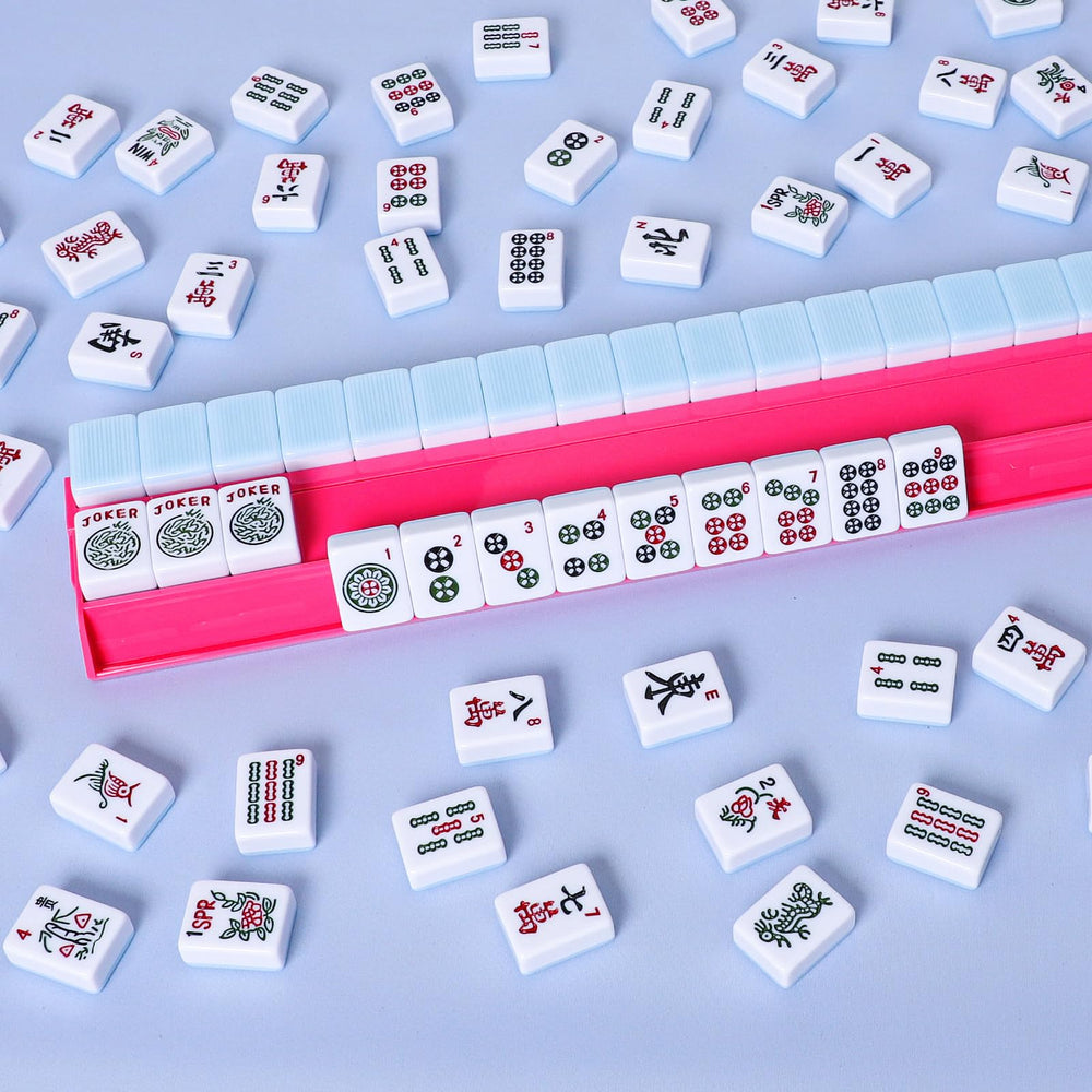 TIASUSAN Mahjong racks with pushers are portable and easy to transport to game nights.