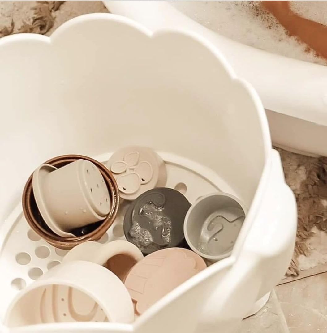 Tiipi elephant-themed bucket adds friendly bath time appeal.