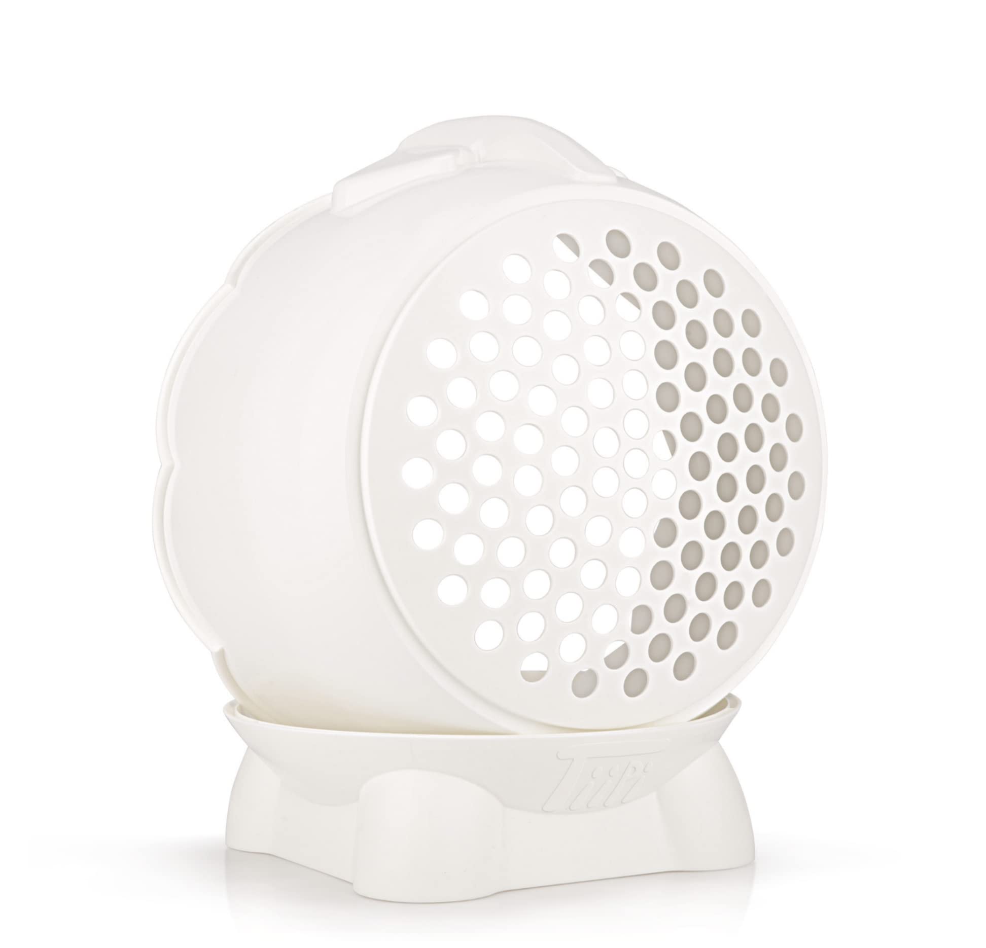 Tiipi silicone rinse cup aids toy drying after baths.