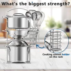 TikOnsYol stock-pot 6-3in x 3-4in adds depth to pretend family meals.