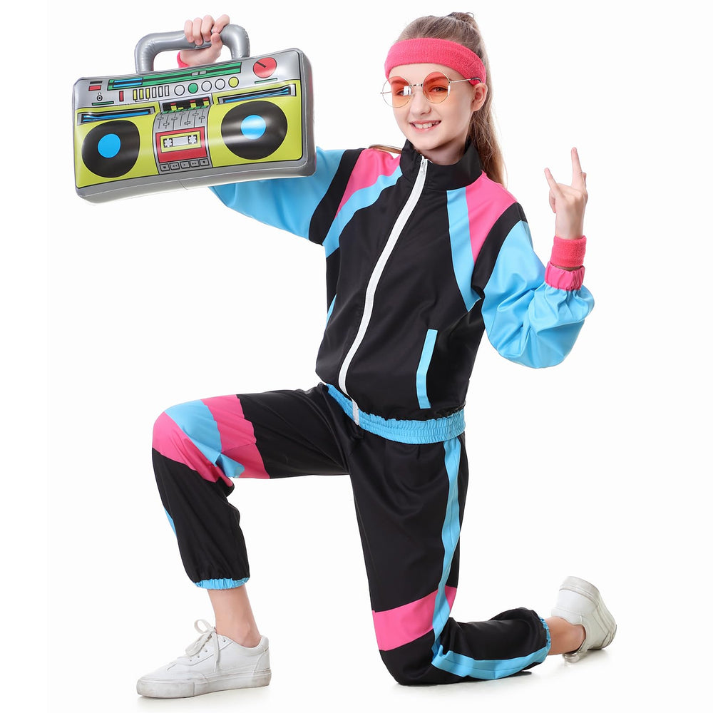 TIMSOPHIA fanny pack offers hands-free convenience for a complete retro look.
