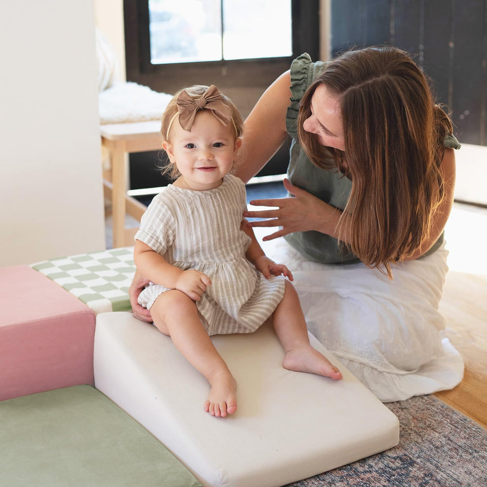 Tiny Land soft fabric cover with removable zipper allows easy cleaning
