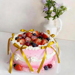 Tisbonsy Elegant Gold Bow Topper on cupcakes, adding refined charm and shine