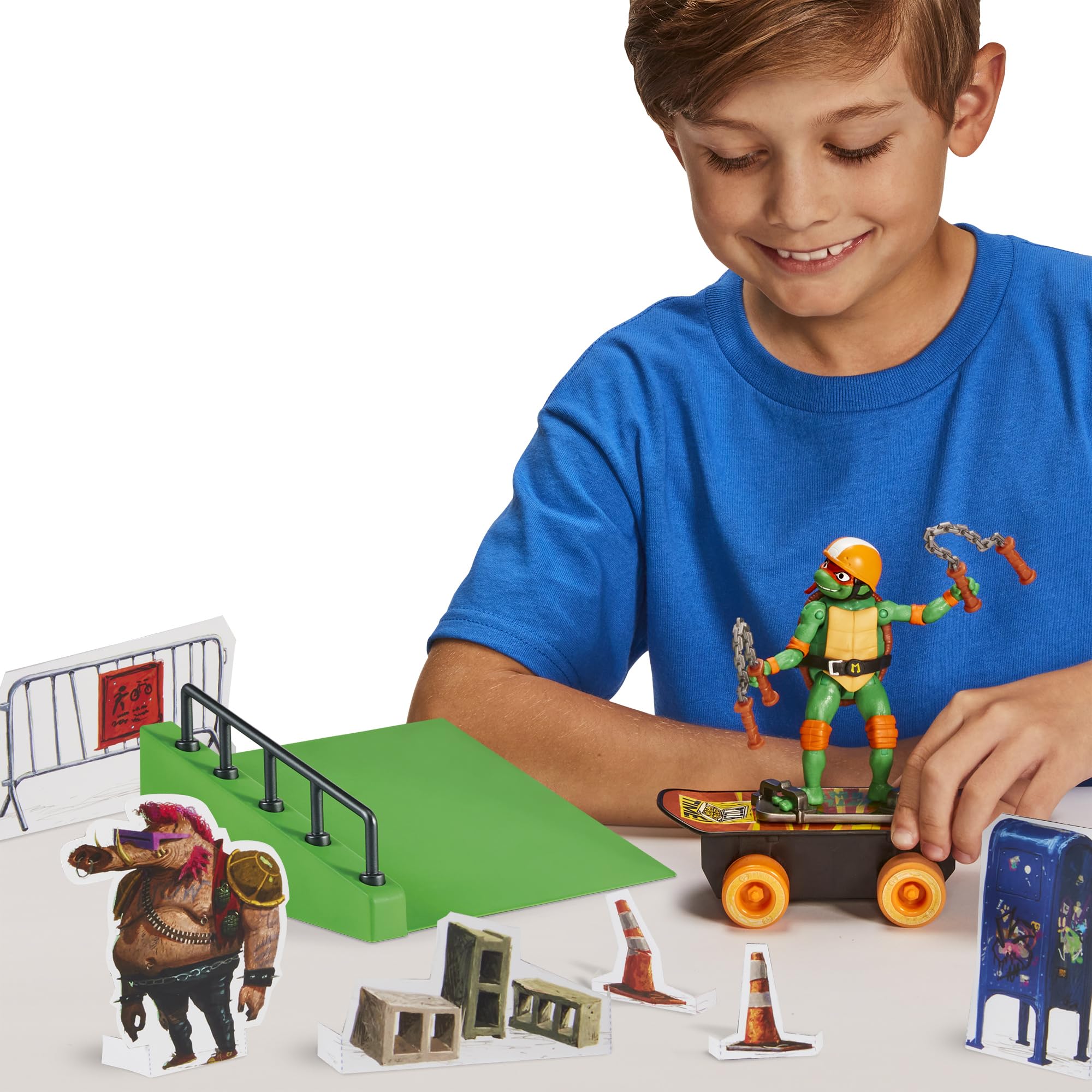 TMNT Mutant Mayhem tricks ramp image, features up to 10 tricks on a motorized board.
