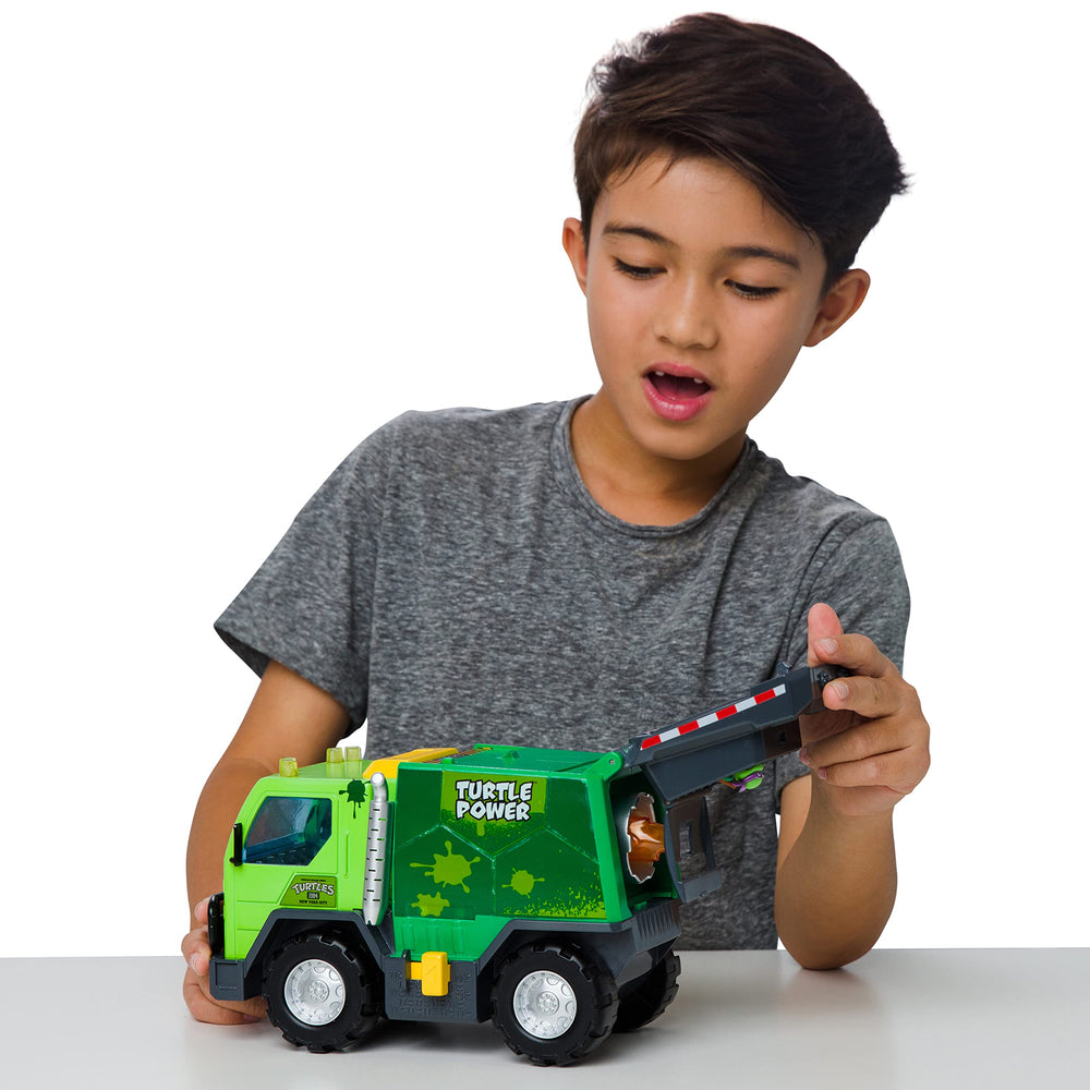 TMNT Thrash N’ Battle yellow button activation adds quick action moments