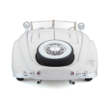 Tobar Maisto 1936 Mercedes-Benz 500K front-angle view shows iconic grille details