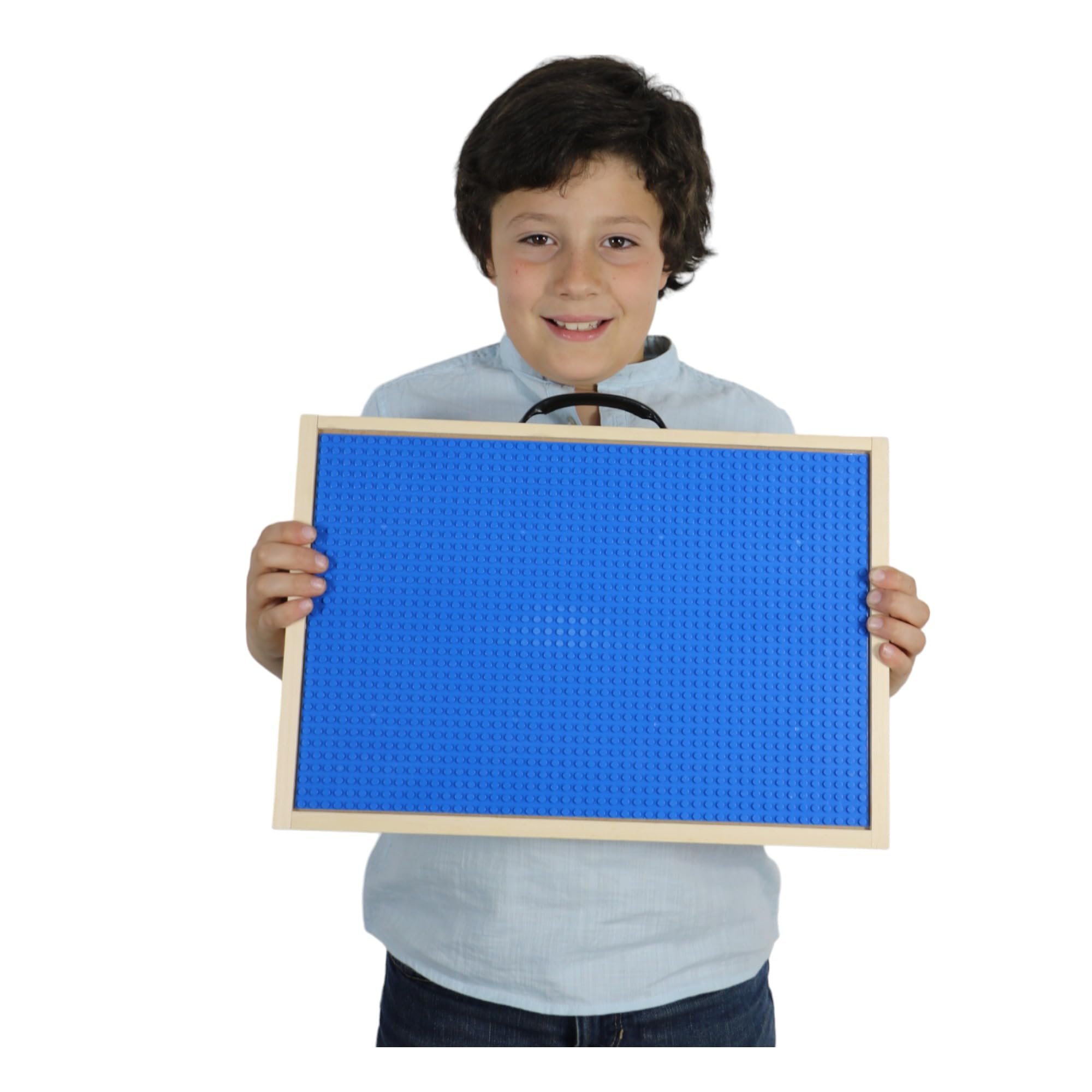 Toblock handle enables easy carrying for on-the-go play