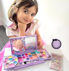 Tomons travel case keeps everything organized for playdates and on-the-go adventures.