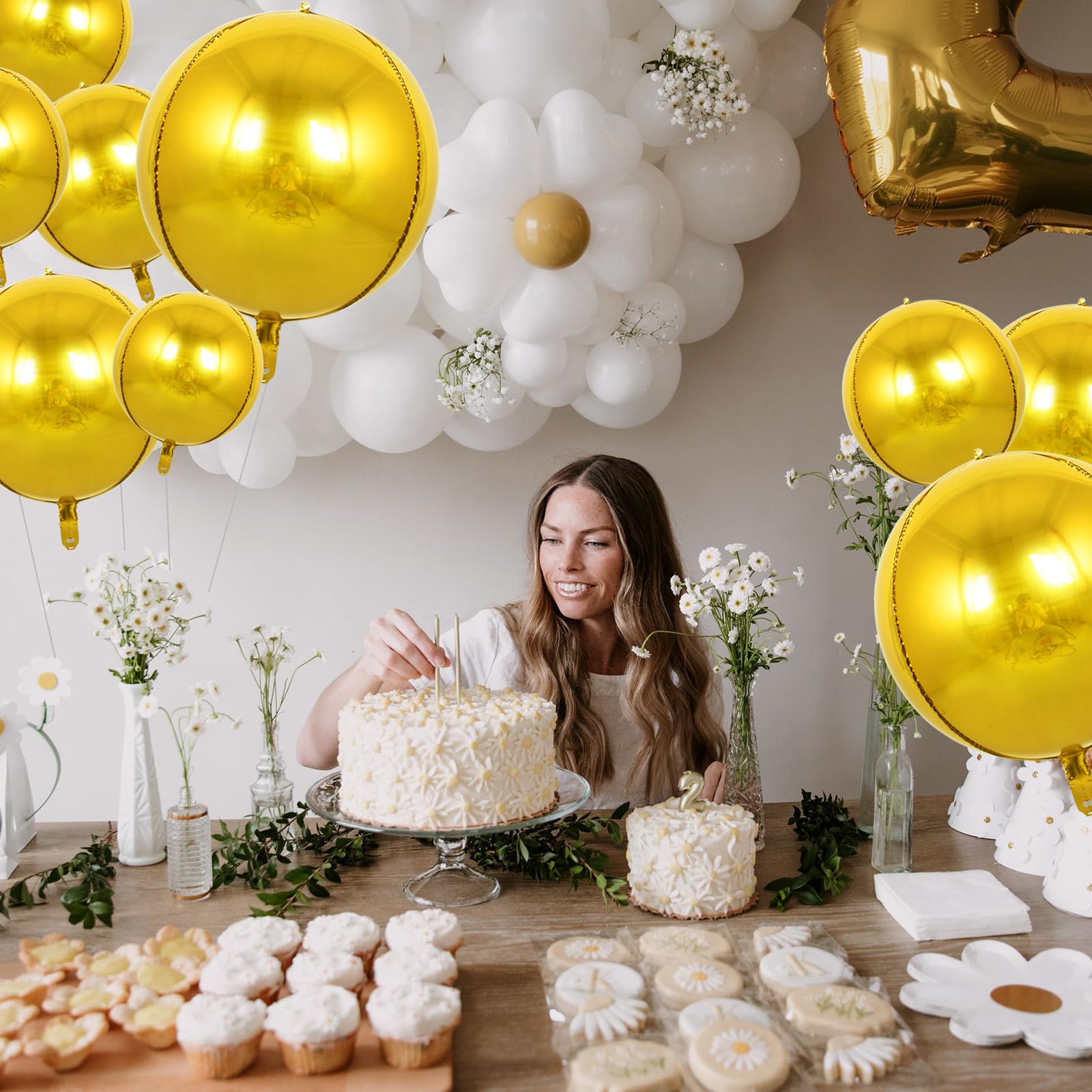 TONIFUL party arch featuring gold balloons for festive decor.