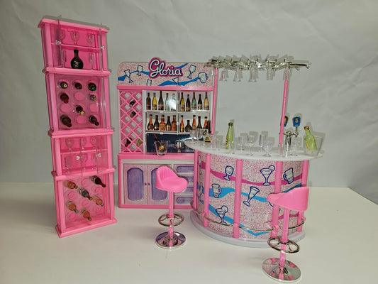 TOPWRAPS Gloria bar counter with miniature bottles for dollhouse entertaining.