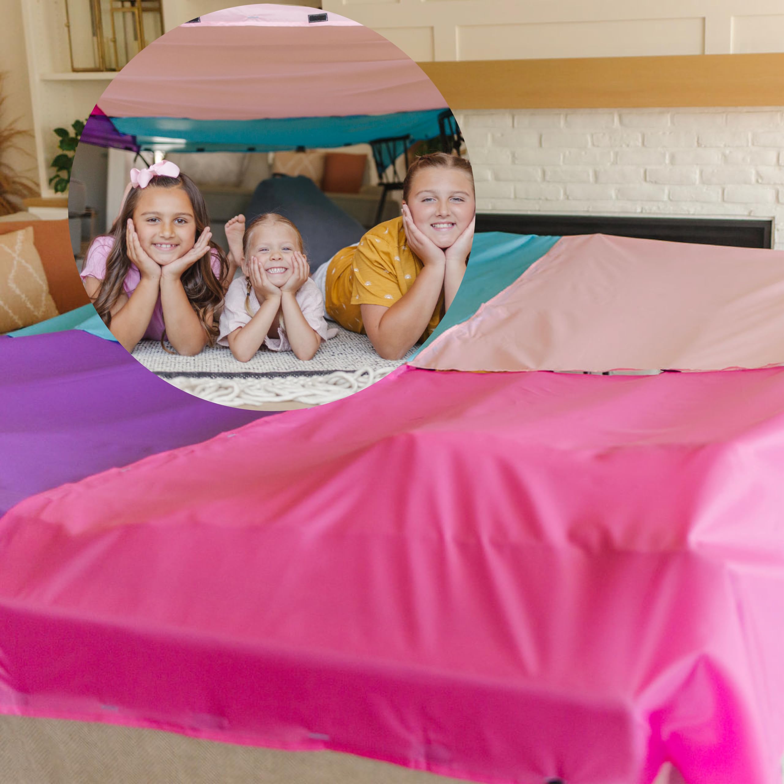 TOTEAFORT fort coverage panel provides ample space for group play.