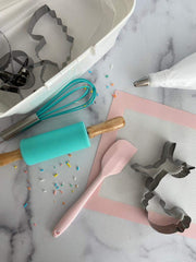 Tovla Jr cookie cupcake picks add decorative finishing touches