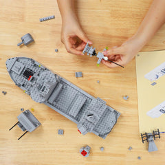 TOY PLAYER navy destroyer mission-play setup ready for battles.