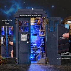 TOYQI Book Nook Kit LED lighting highlights details and creates warm ambience.