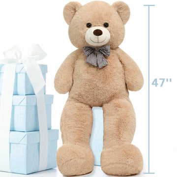 Toys Studio giant teddy bear in a hugging pose, perfect for comforting hugs and play.