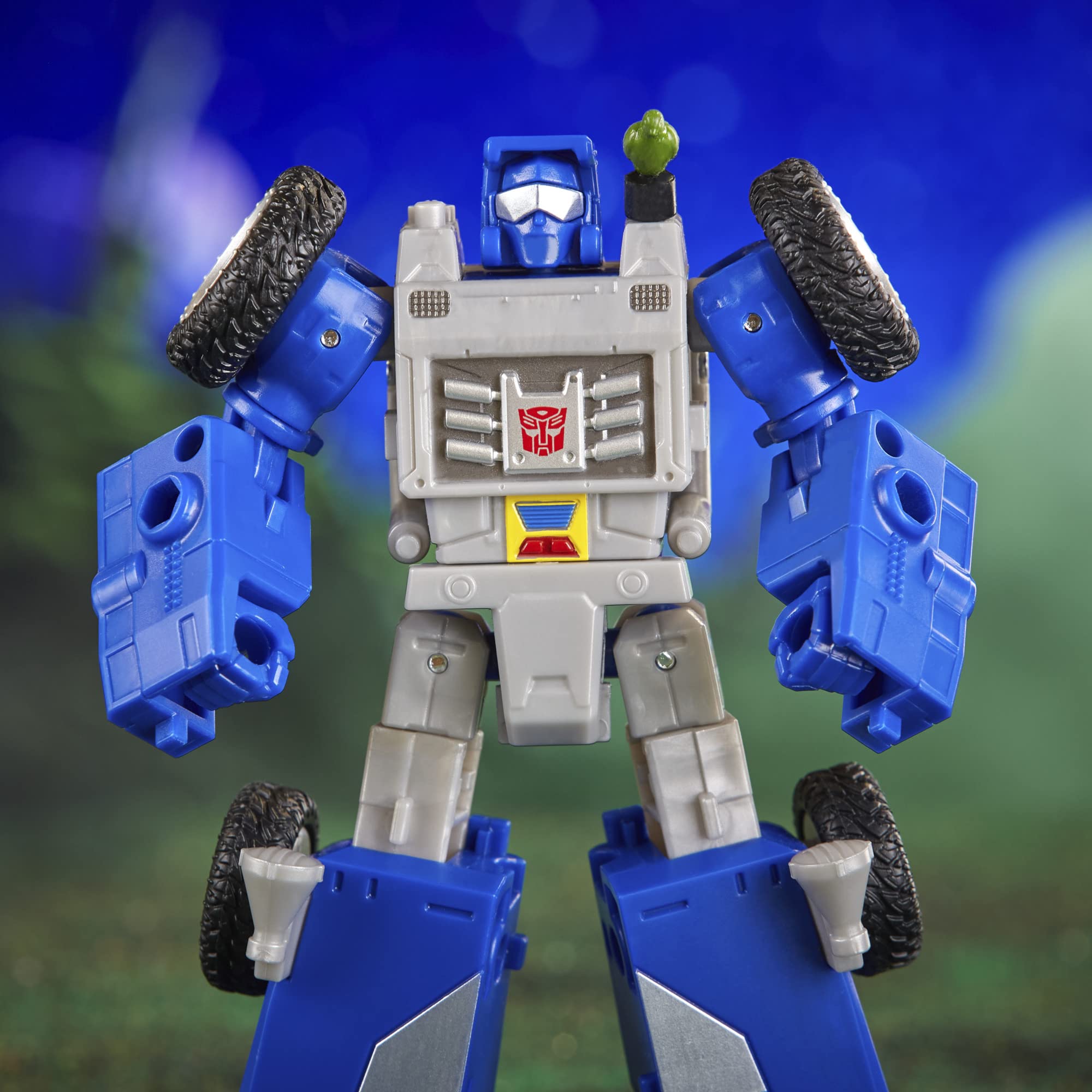 Transformers Beachcomber blaster attachment on front bumper for action