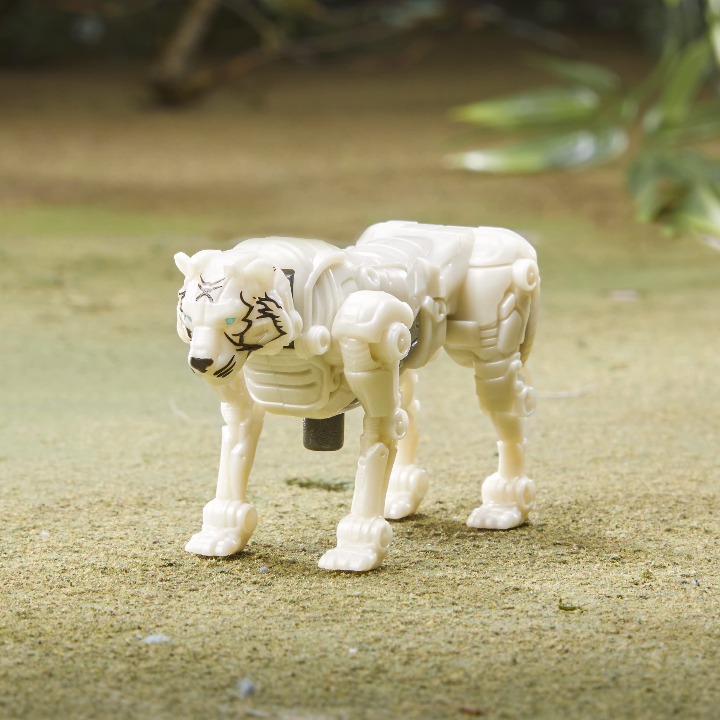 Transformers Beast Alliance cross-compatibility lets you expand battles.