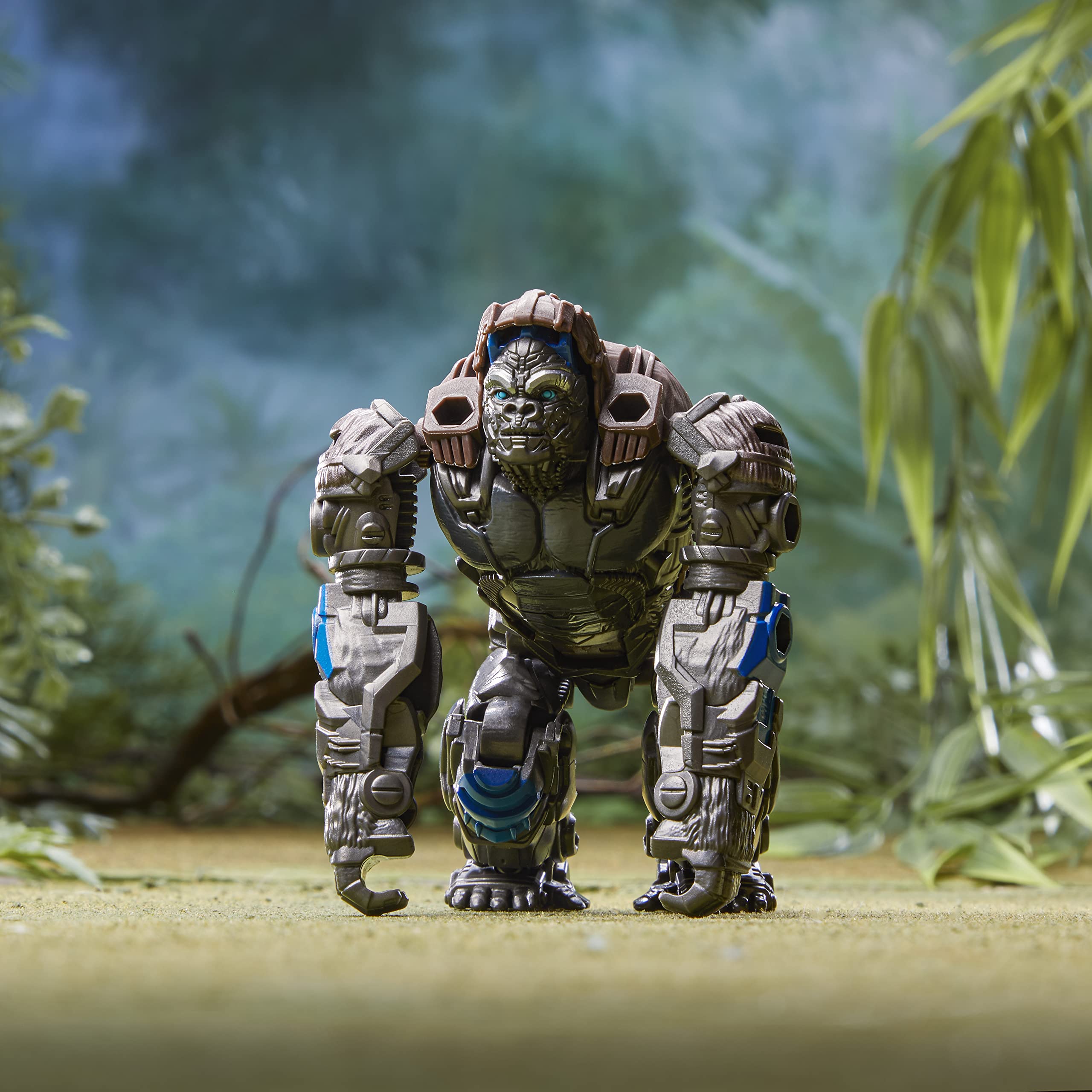 Transformers Beast Alliance Skullcruncher armor mode attachable to Optimus Primal.