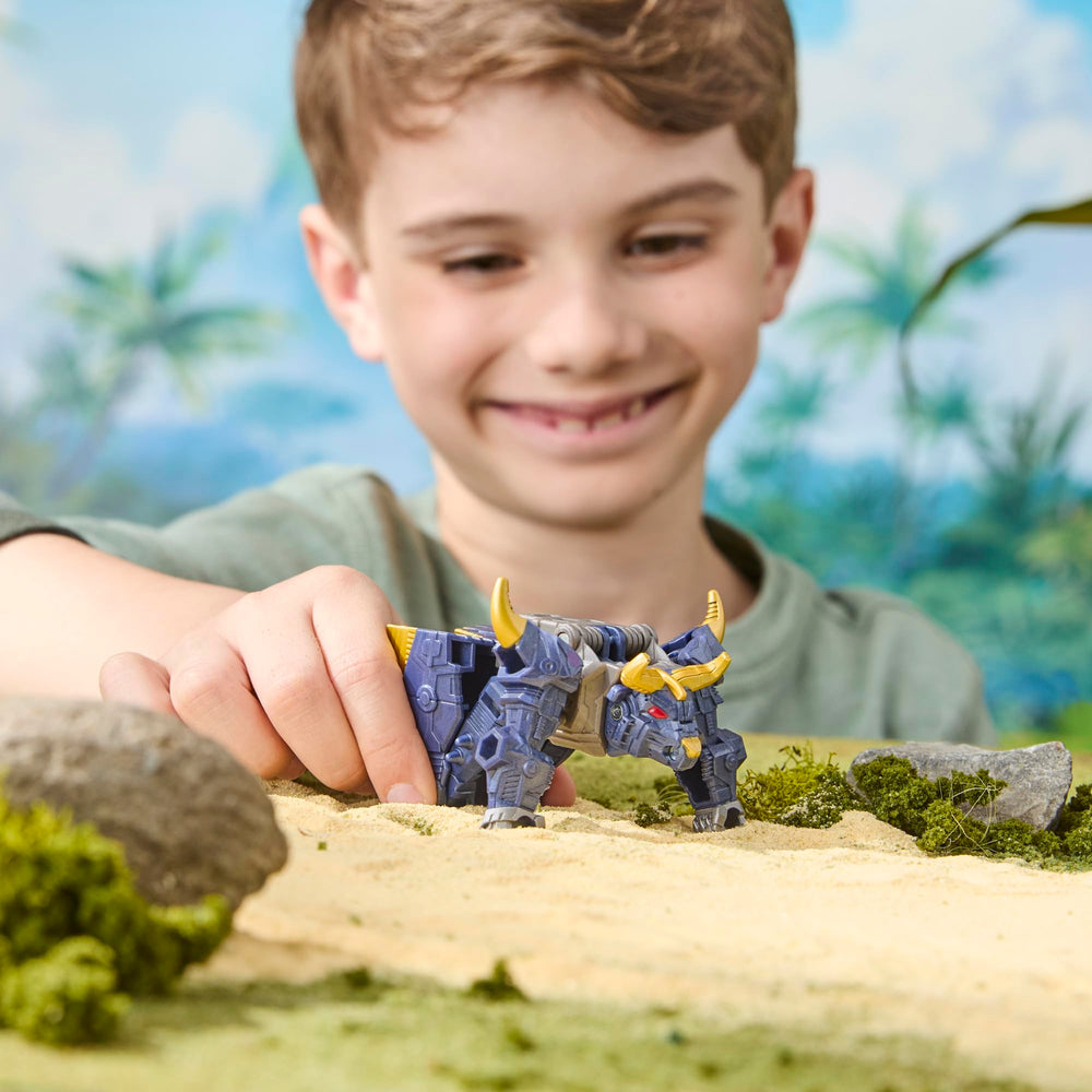 Transformers Megatron CYBERWORLD expansion with compatible figures for bigger teams