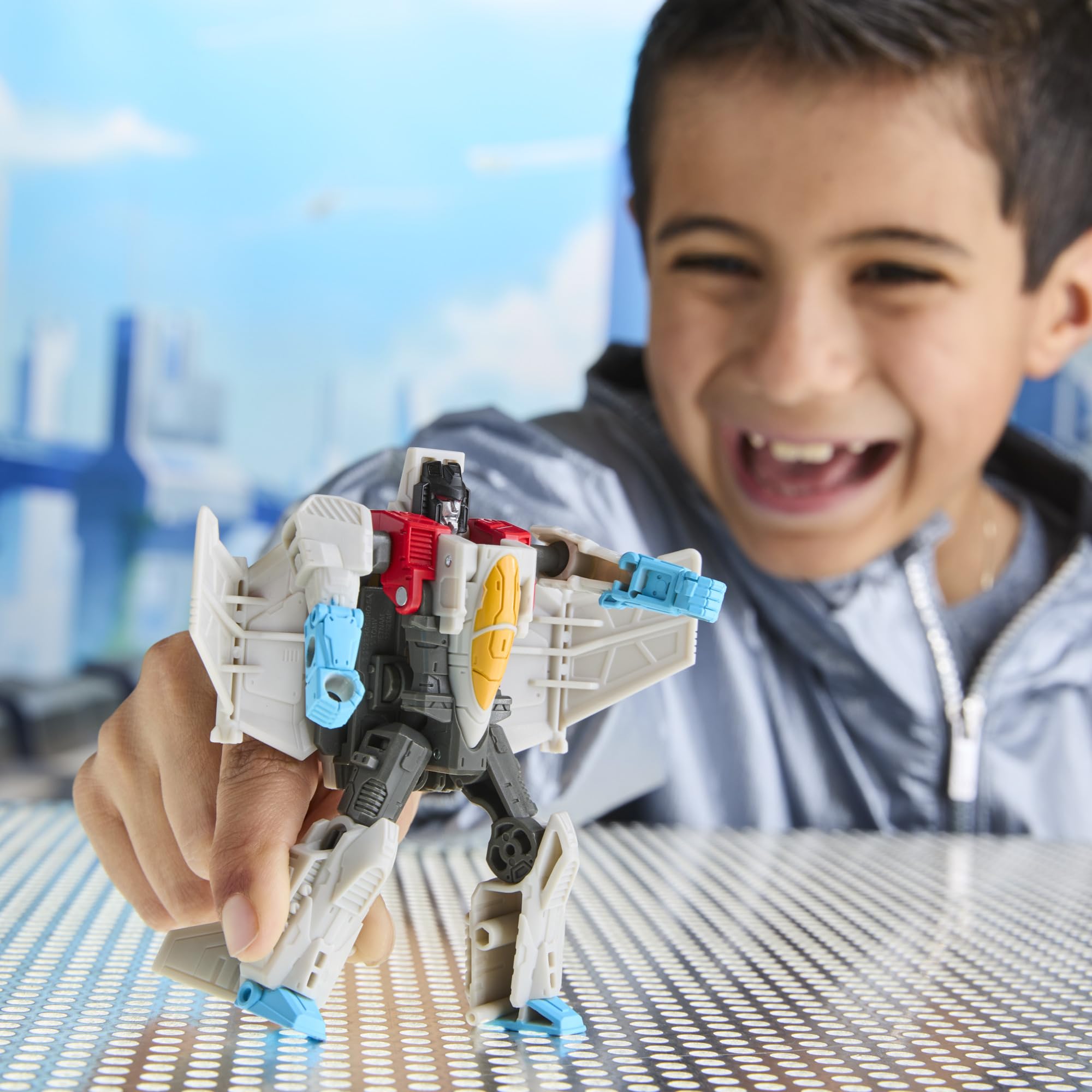 Poseable Starscream figure for dynamic battle poses