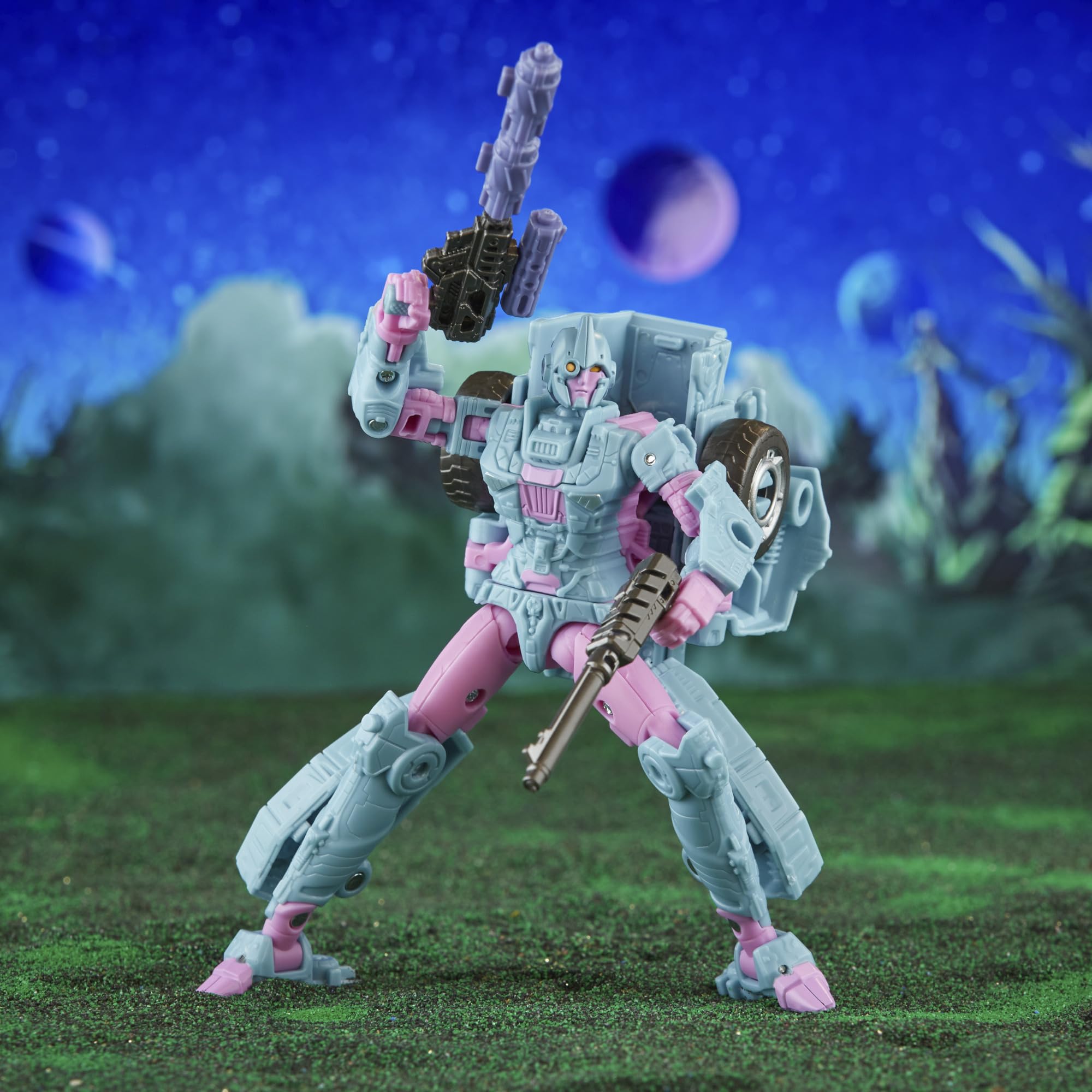Transformers Deadeye Duel 2-Pack exclusive artwork packaging on display