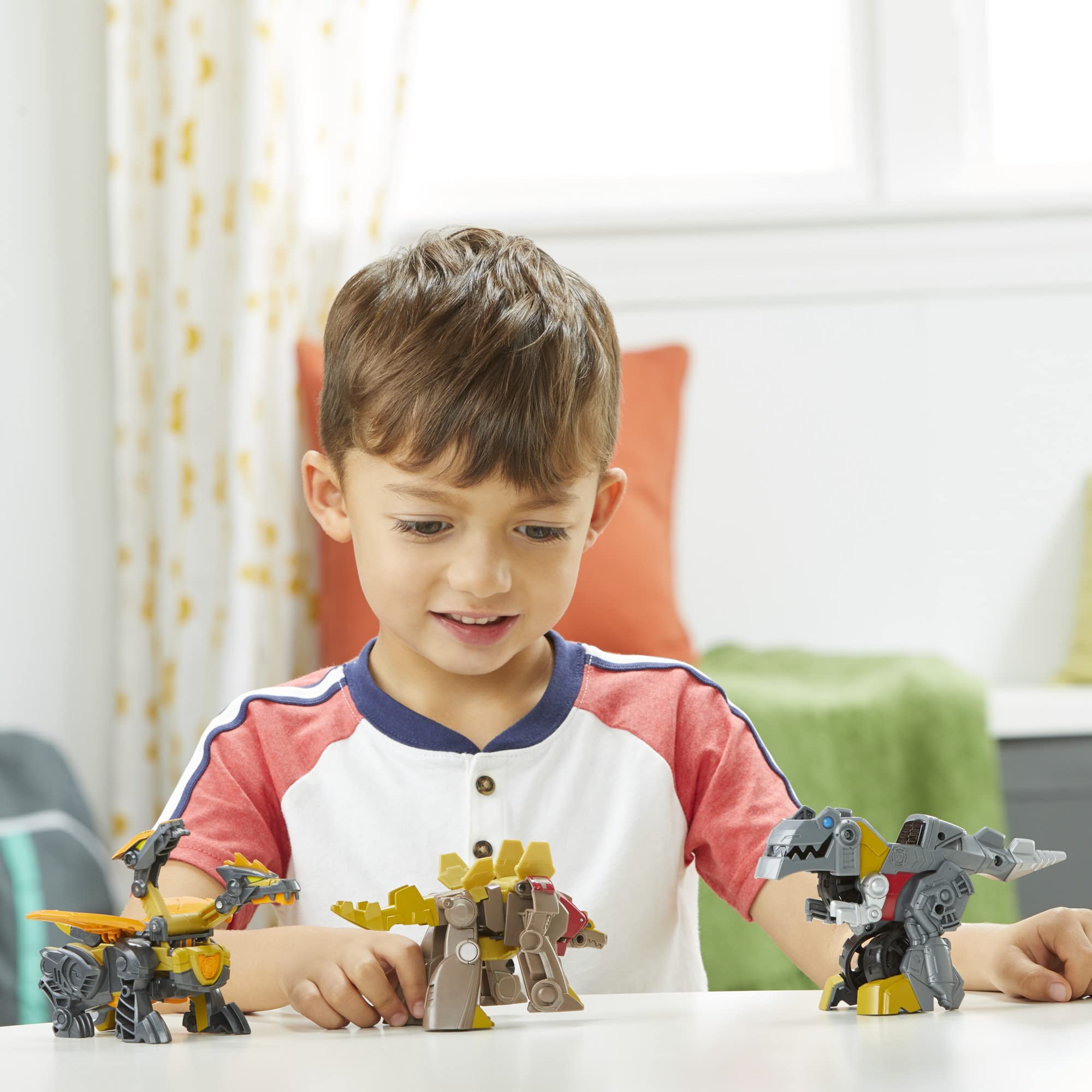 Transformers Dinobot Adventures Predaking figure suited for compact display and storytelling.