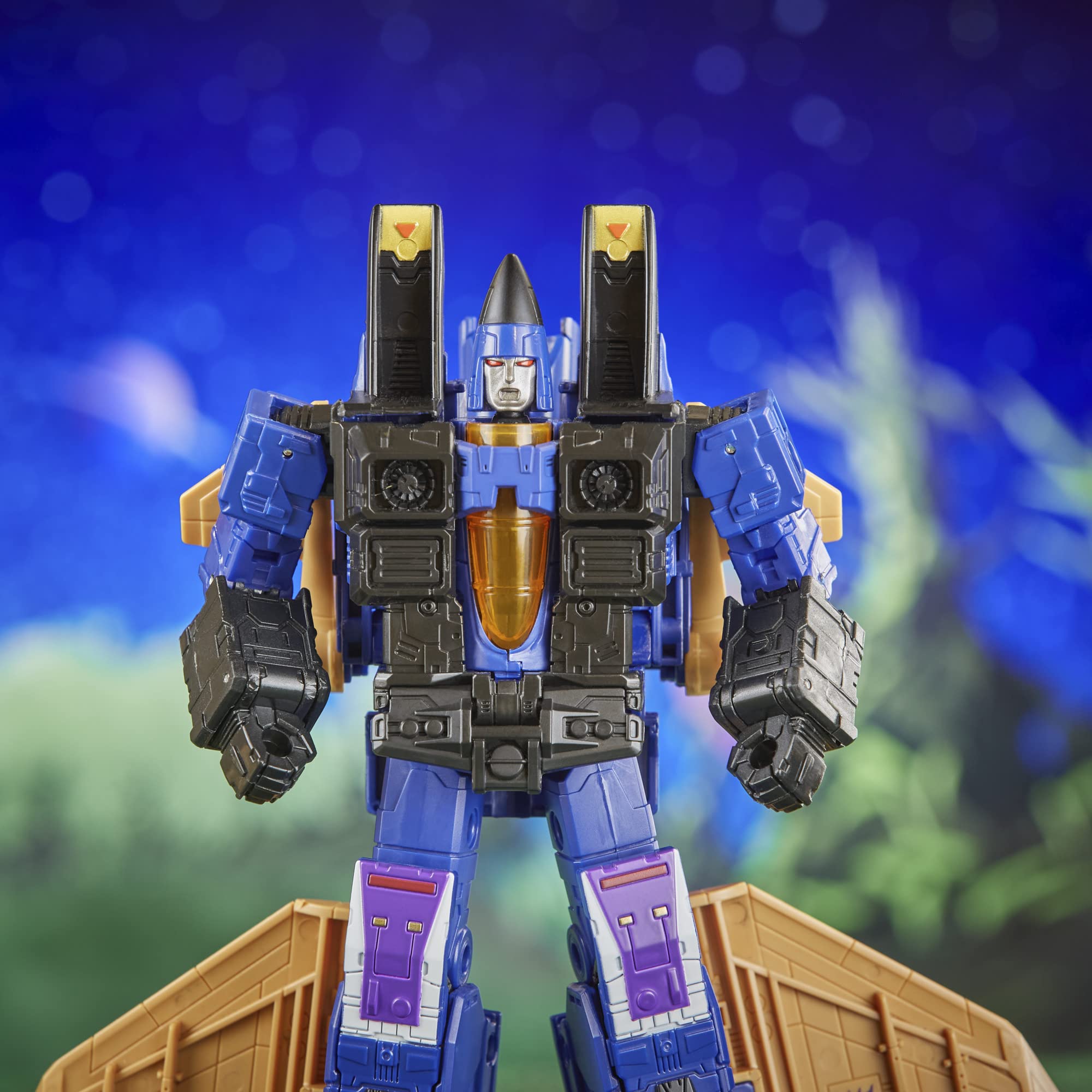 Transformers Dirge with two null ray accessories enhances imaginative battles.